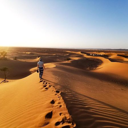 Готель Merzouga Traditional Tents With Heating Екстер'єр фото