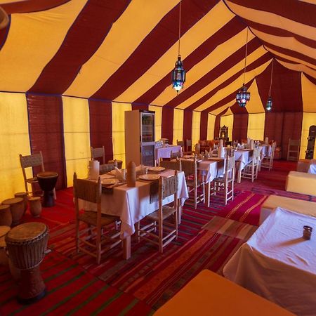 Готель Merzouga Traditional Tents With Heating Екстер'єр фото