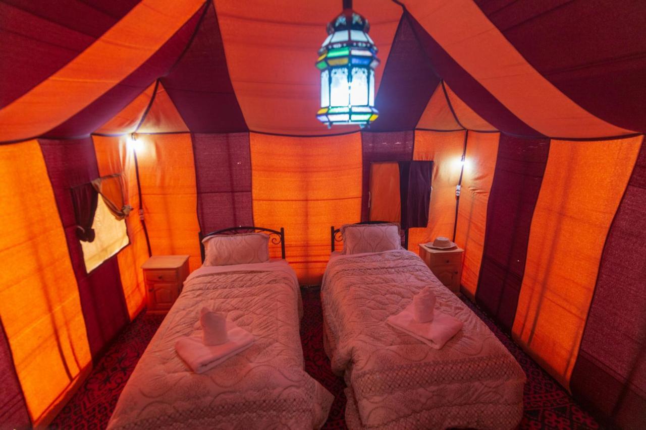 Готель Merzouga Traditional Tents With Heating Екстер'єр фото