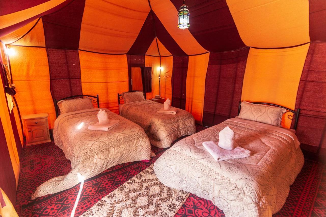 Готель Merzouga Traditional Tents With Heating Екстер'єр фото