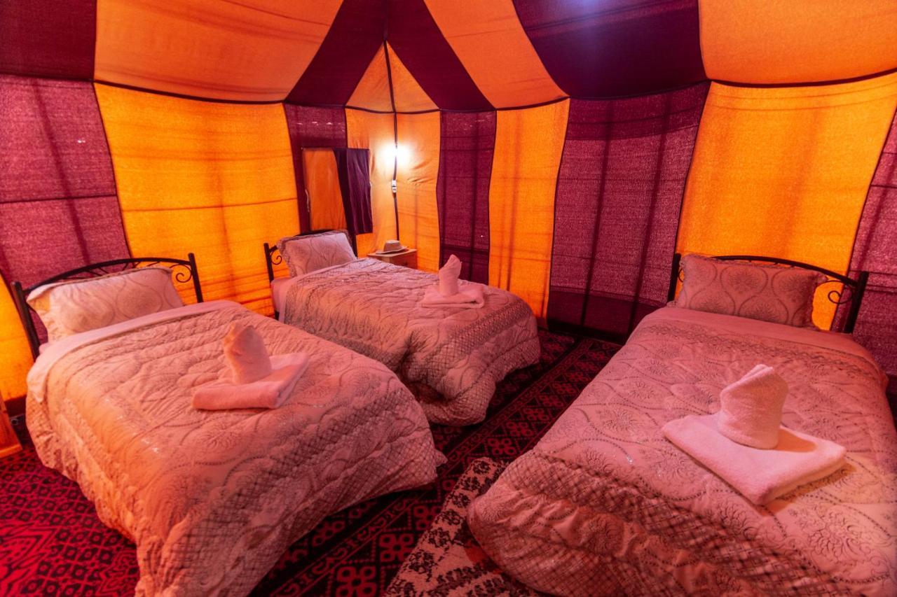 Готель Merzouga Traditional Tents With Heating Екстер'єр фото